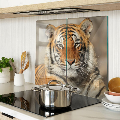 Tagliere in vetro temperato Tigre in un ambiente naturale