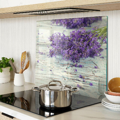 Tagliere in vetro temperato Lavanda su uno sfondo di legno