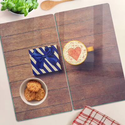 Tagliere in vetro Un regalo con un cuore su una tazza