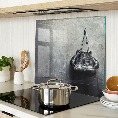 Tagliere in vetro Poltrona in un interno minimalista