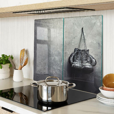 Tagliere in vetro Poltrona in un interno minimalista
