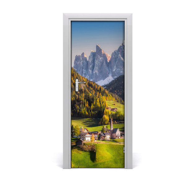 Adesivo per porta Una citt? in montagna