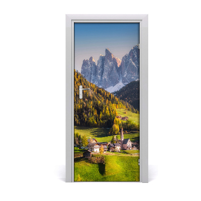 Adesivo per porta Una citt? in montagna