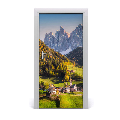 Adesivo per porta Una citt? in montagna