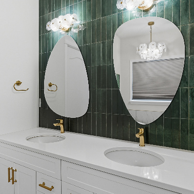Specchio forma organica design elegante