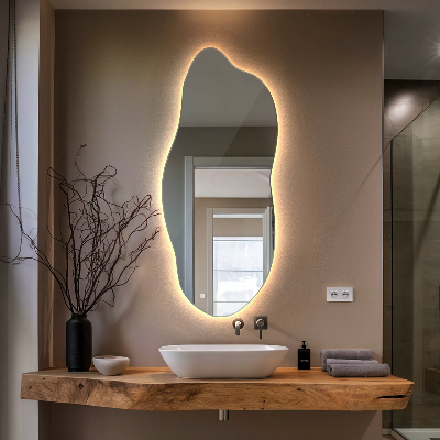 Specchio asimmetrico led innovativo