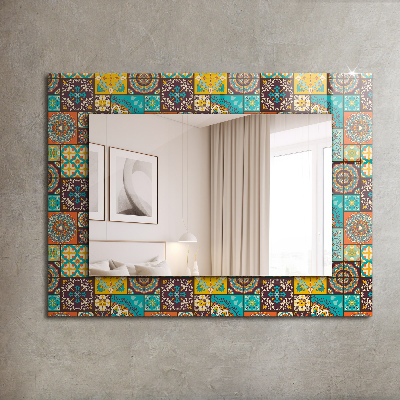 Specchio con cornice stampata Specchio con cornice stampata Piastrelle a mosaico colorate
