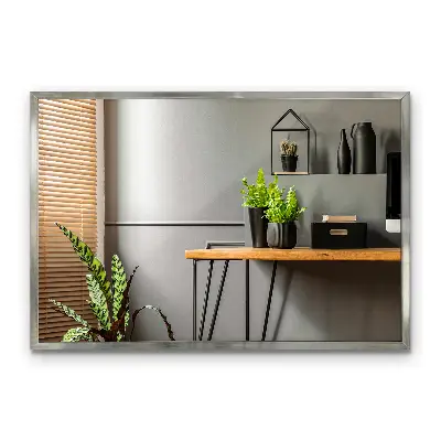 Specchio da parete con cornice argentata decorativa