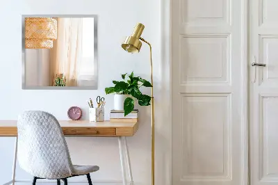 Specchio da parete con cornice argentata decorativa
