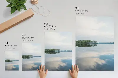 Foto su tela paesaggio con acqua calma, alberi e riflesso del cielo