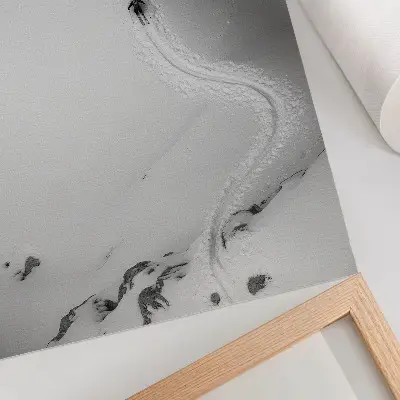 Poster geometria del movimento perfetta con dinamica sportiva in scena invernale