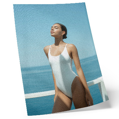 Stampa su tela Donna contro il mare, sfondo dai colori vivaci, minimalismo