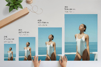 Stampa su tela Donna contro il mare, sfondo dai colori vivaci, minimalismo