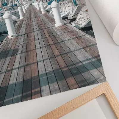 Poster molo dello yacht al porto con cielo blu e simmetria