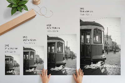 Stampa su tela Tram bianco e nero nel centro città