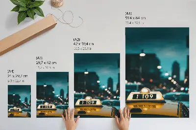 Poster taxi notturno in città con luci sfocate e dinamiche
