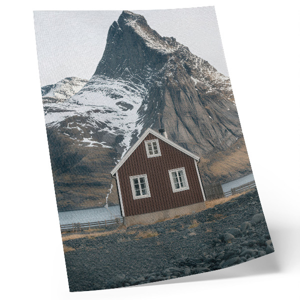 Stampa su tela Paesaggio montano, casa in legno, cime innevate