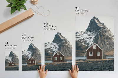 Stampa su tela Paesaggio montano, casa in legno, cime innevate