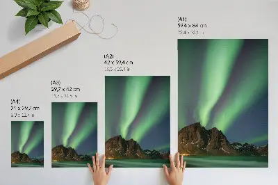 Foto su tela cielo magico con luce verde e montagne imponenti