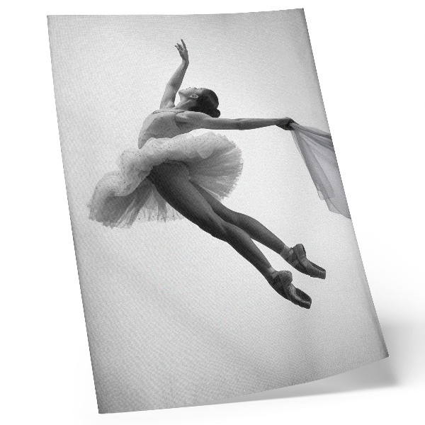 Poster Una ballerina in movimento con grazia e leggerezza.