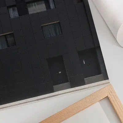 Stampa su tela facciata minimalista con forme geometriche armoniose