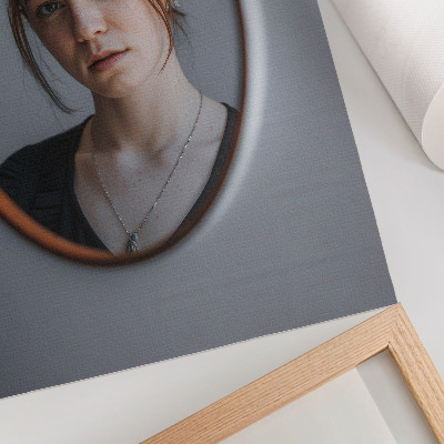 Foto su tela Donna allo specchio, colori caldi, espressione di pace