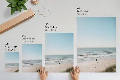 Stampa su tela spiaggia con mare calmo e cielo blu in stile minimalista