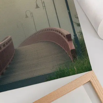 Foto su tela ponte della nebbia con lanterne armonia e gentilezza