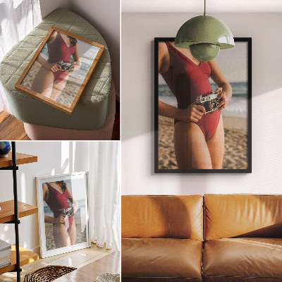 Poster Atmosfera da spiaggia, abito bordeaux, macchina fotografica, fotografia