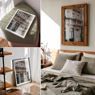 Poster Fiori sul balcone, facciata in mattoni, stile classico