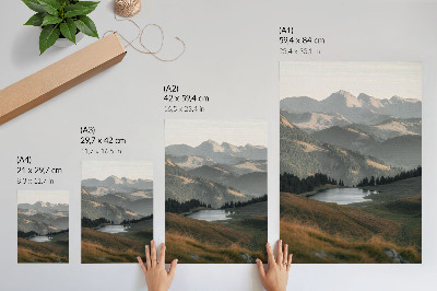 Foto su tela Colline, lago e montagne sullo sfondo in perfetta armonia