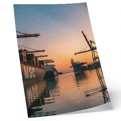 Poster Paesaggio portuale con navi portacontainer e gru