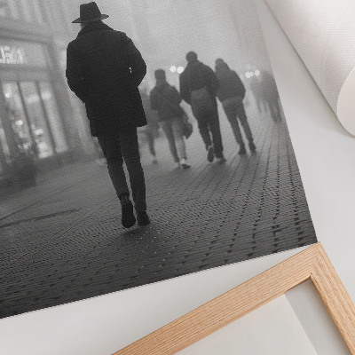 Poster Figura con cappello, nebbia, ombrelli, mistero