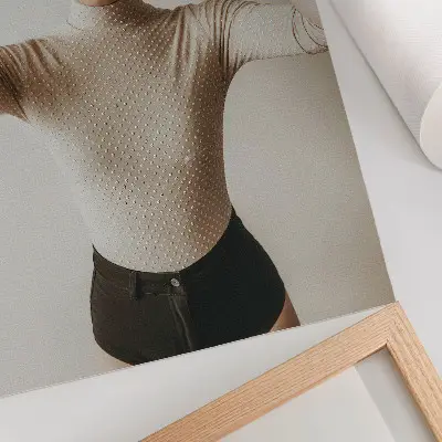 Foto su tela con illustrazione minimalista di un cappello a cilindro in stile retrò