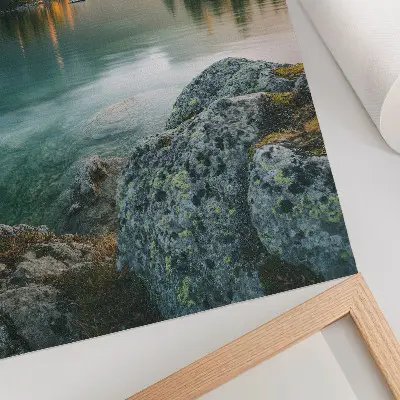 Stampa su tela montagne, lago, isola in una mattina nebbiosa