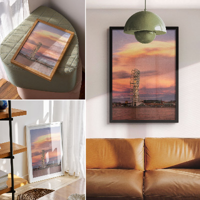 Poster Torre moderna, cielo pastello al tramonto