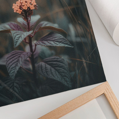 Poster Una pianta con un fiore colorato su uno sfondo verde