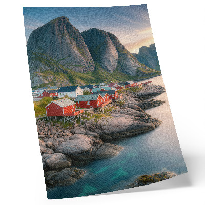 Stampa su tela Incantevoli cottage, un mare calmo e montagne maestose.