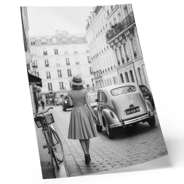 Poster fascino retrò di una donna in città con auto d'epoca