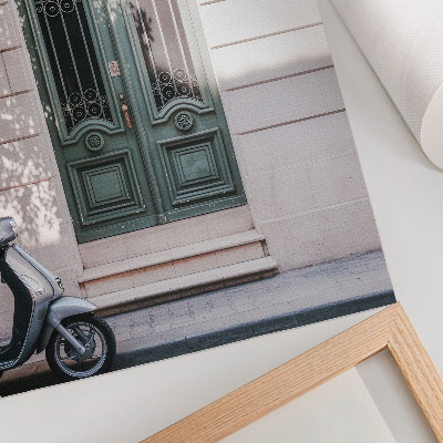 Stampa su tela Facciata elegante con porte verdi e uno scooter