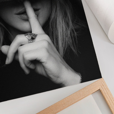 Poster figura misteriosa cappello silenzio gentilezza