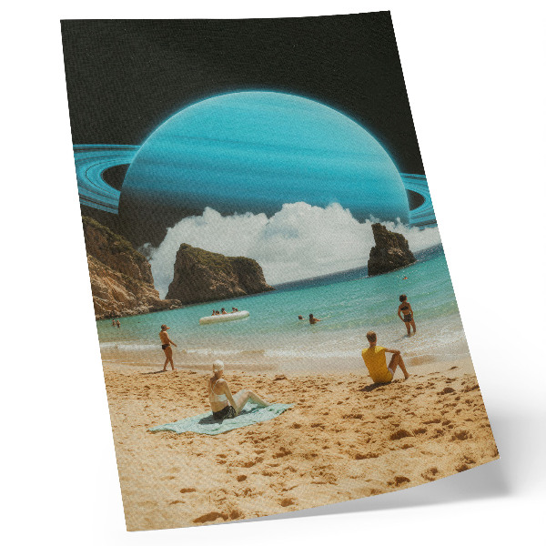 Foto su tela Spiaggia con il pianeta che emerge dall'acqua in una giornata di sole