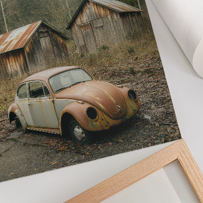 Foto su tela Auto arrugginita, capannone di legno, foresta verde