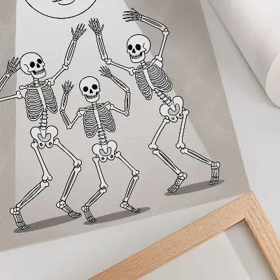 Poster scheletri in bianco e nero su sfondo lunare beige