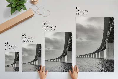 Poster Un ponte monumentale nelle tonalità del grigio