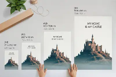 Foto su tela castello su una collina immerso nella nebbia