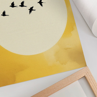 Foto su tela Uccelli su uno sfondo circolare giallo.