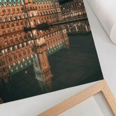 Poster L'architettura classica che riflette la luce della sera