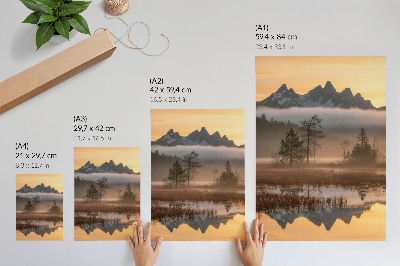 Foto su tela Montagne, alberi, nebbia, acqua calma, riflesso