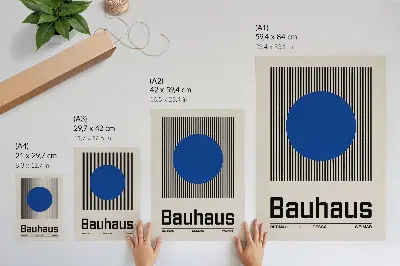 Poster con un grande cerchio blu su linee bianche e nere